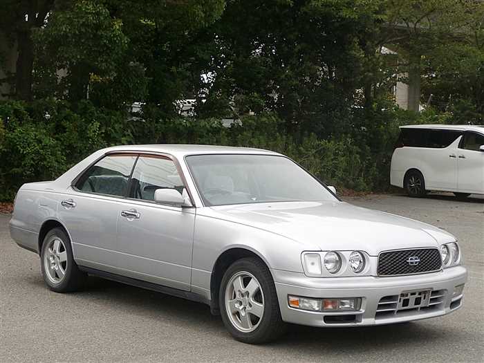 1997 Nissan Gloria Hardtop 121,200 km