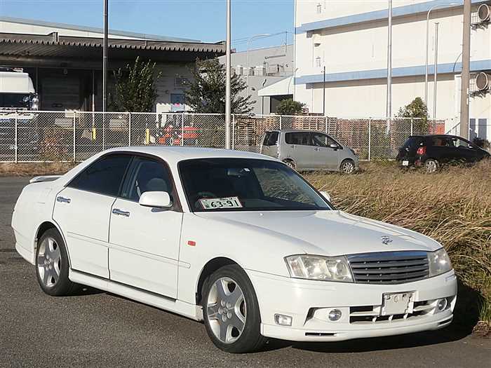 1999 Nissan Gloria Hardtop 122,400 km