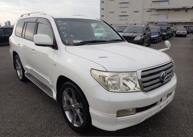 2007 TOYOTA LAND CRUISER AX 135,370 km