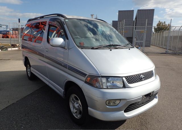 1998 TOYOTA REGIUS WAGON WIND TOURER 125,709 km