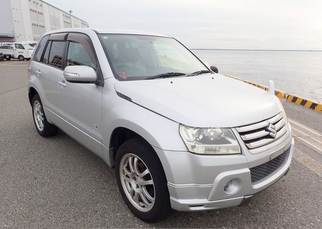 2008 SUZUKI ESCUDO 2.4 HELLY HANSEN LIMITED 124,129 km