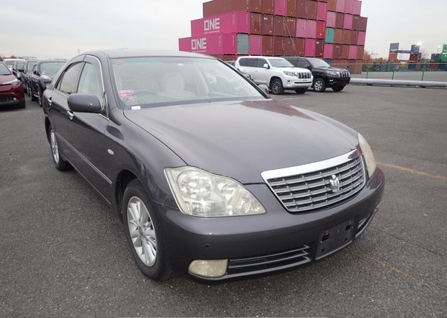 2005 TOYOTA CROWN ROYAL SALOON 103,500 km