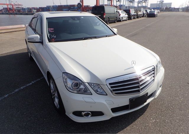 2010 MERCEDES-BENZ E-CLASS E300 AVANTGARDE 44,221 km