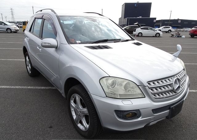 2005 MERCEDES-BENZ M-CLASS ML350 68,925 km