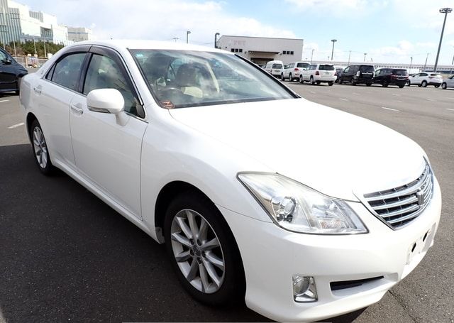 2008 TOYOTA CROWN ROYAL SALOON NAVI PACKAGE 94,742 km