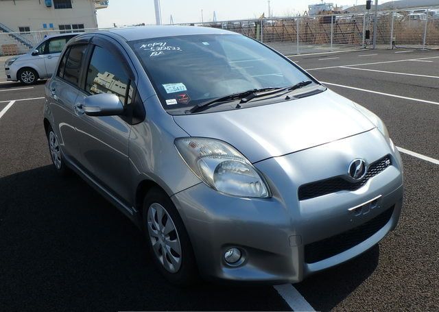 2010 TOYOTA VITZ RS 67,722 km