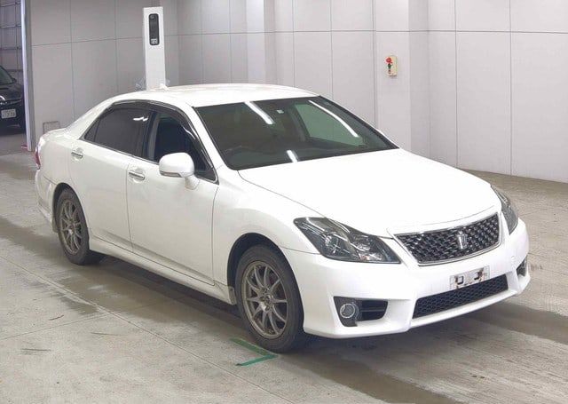 2010 TOYOTA CROWN ATHLETE 109,945 km