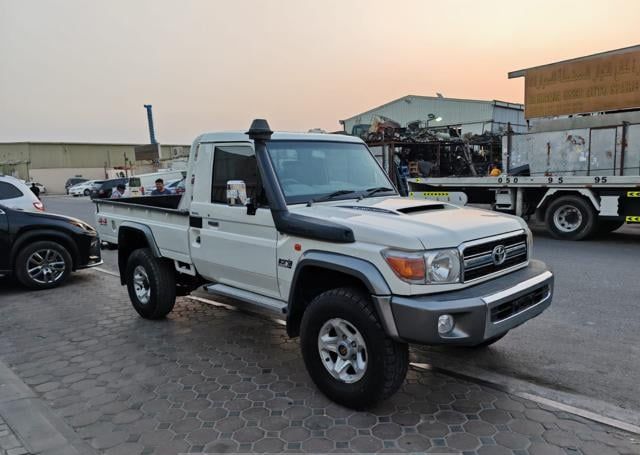 2009 TOYOTA LAND CRUISER 5  Diesel  180,316 km