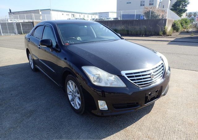 2009 TOYOTA CROWN ROYAL SALOON NAVI PACKAGE 90,189 km