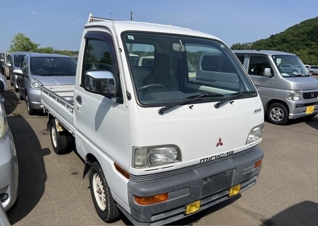 1998 MITSUBISHI MINICAB TRUCK 109,871 km