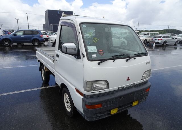 1998 MITSUBISHI MINICAB TRUCK 109,871 km