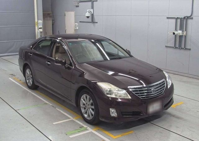 2009 TOYOTA CROWN ROYAL SALOON 107,820 km