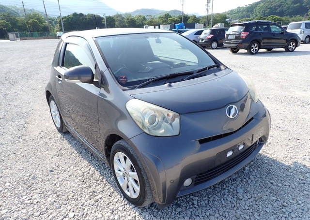 2010 TOYOTA IQ 130G LEATHER PACKAGE 130,001 km
