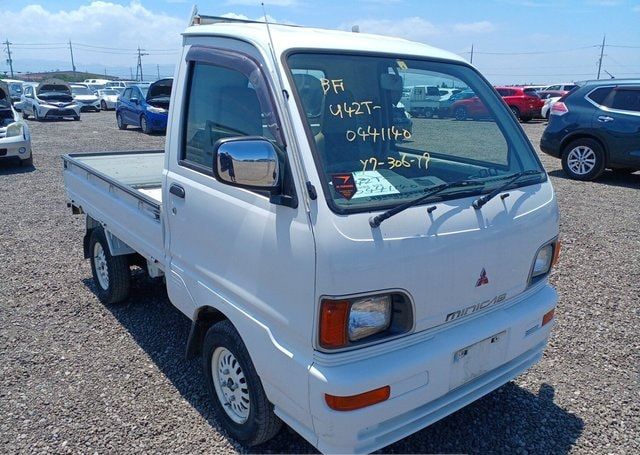 1997 MITSUBISHI MINICAB TRUCK 162,345 km
