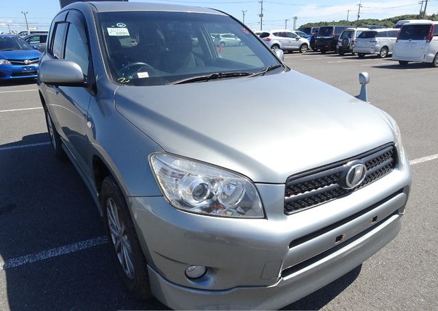 2005 TOYOTA RAV4 130,457 km