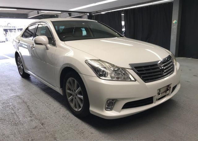 2010 TOYOTA CROWN ROYAL SALOON 104,963 km