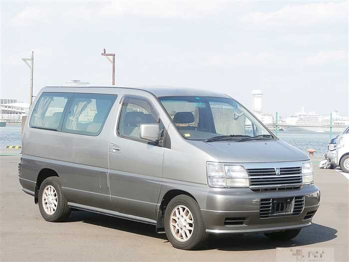 1999 Nissan Elgrand 3.3L V LOUNGE PKG 69,900 km