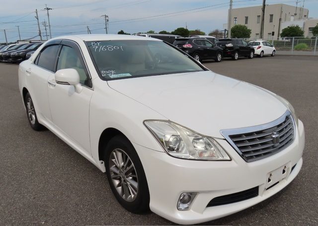 2010 TOYOTA CROWN ROYAL SALOON SPECIAL PKG 82,657 km