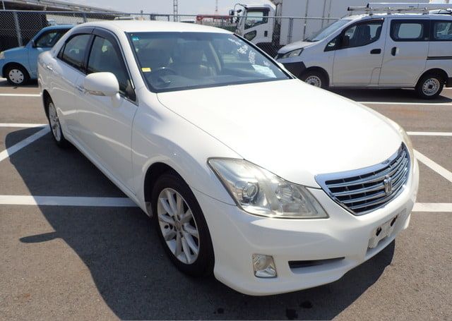 2008 TOYOTA CROWN ROYAL SALOON NAVI PACKAGE 123,070 km