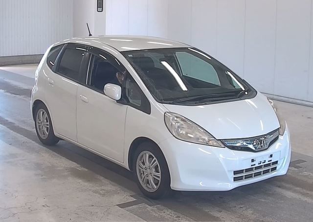 2010 HONDA FIT HYBRID 125,063 km