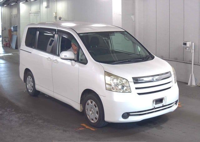 2007 TOYOTA NOAH 148,513 km