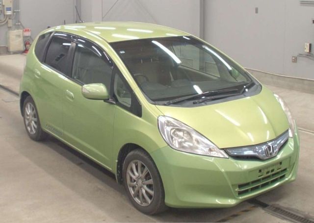 2010 HONDA FIT HYBRID SMART SELECTION 163,918 km