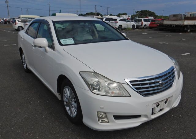 2008 TOYOTA CROWN ROYAL SALOON NAVI PACKAGE 77,770 km
