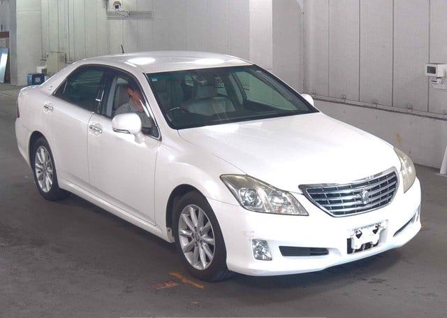 2008 TOYOTA CROWN ROYAL SALOON NAVI PACKAGE 106,788 km