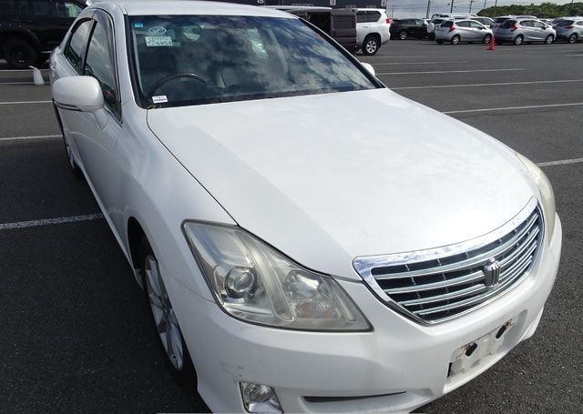 2008 TOYOTA CROWN ROYAL SALOON NAVI PACKAGE 106,788 km