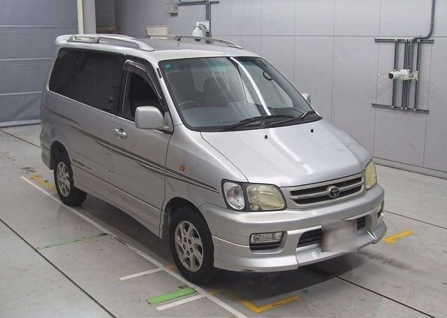 2001 TOYOTA TOWNACE NOAH ROAD TOURER LIMITED  142,681 km