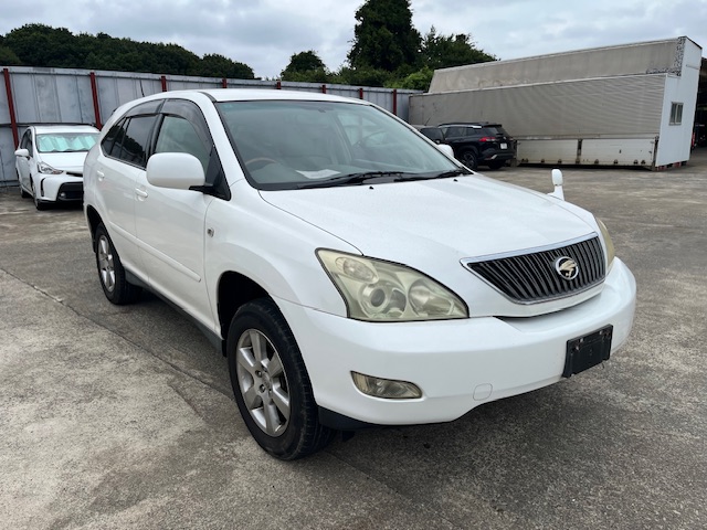 2004 Toyota Harrier 240G Alcantara 123,839km