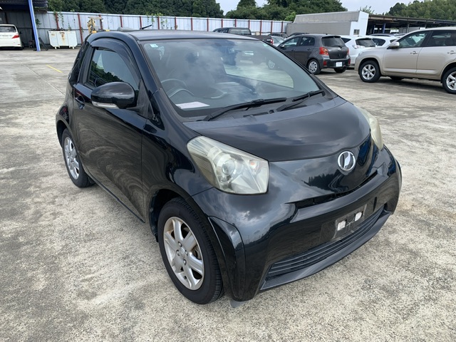2010 Toyota IQ 100G Leather 107,392km
