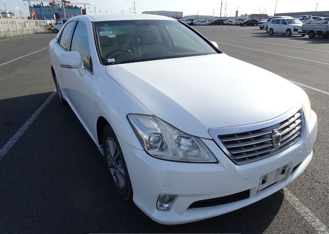 2010 TOYOTA CROWN ROYAL SALOON 96,583 km