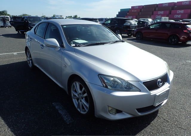 2005 LEXUS IS 136,410 km