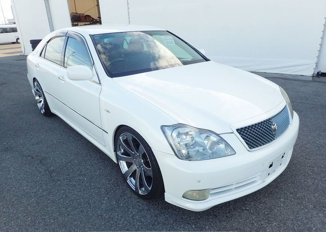 2004 TOYOTA CROWN ATHLETE 109,348 km