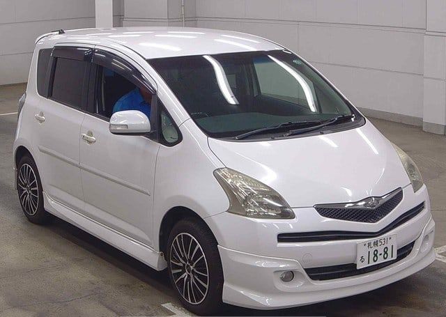 2005 TOYOTA RACTIS G L PACKAGE 80,600 km