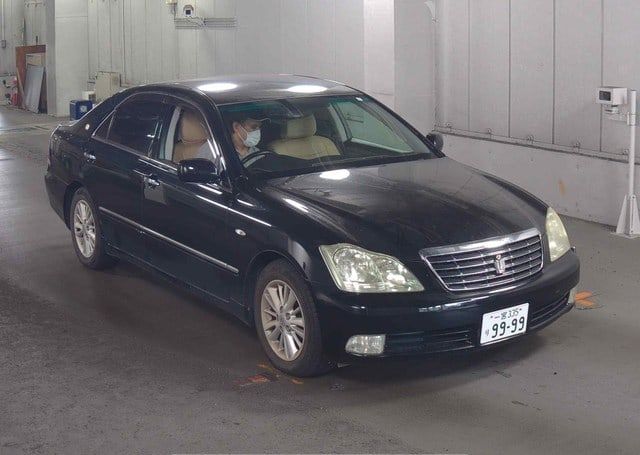 2005 TOYOTA CROWN 74,150 km