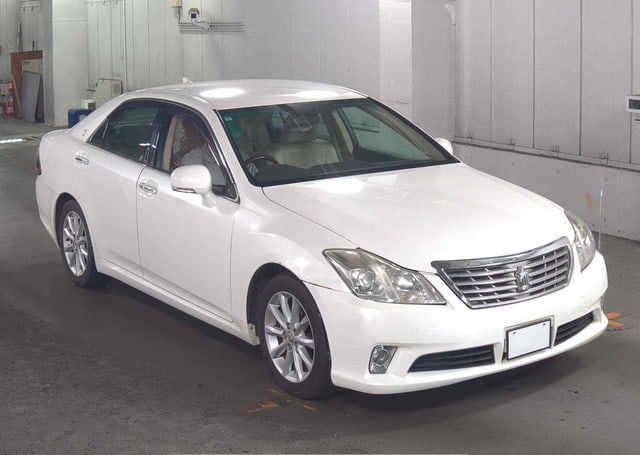 2010 TOYOTA CROWN ROYAL SALOON 81,511 km