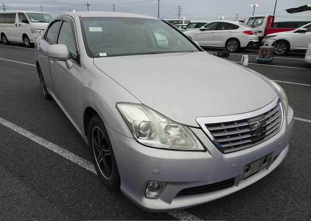 2010 TOYOTA CROWN ROYAL SALOON G OTTOMAN PACKAGE 124,014 km