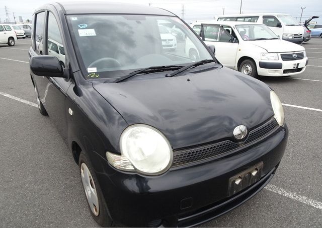 2004 TOYOTA SIENTA X 83,302 km