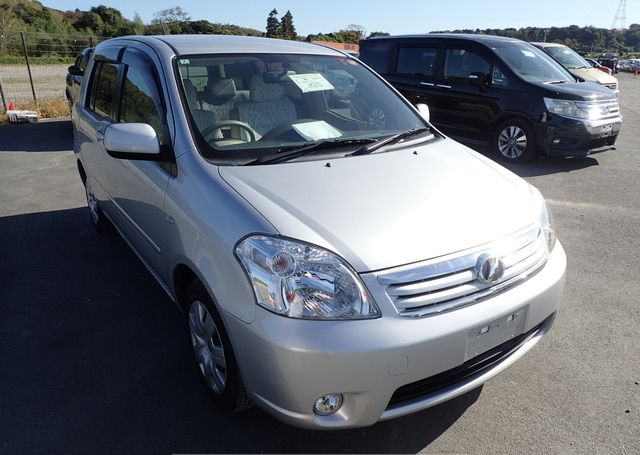 2010 TOYOTA RAUM 38,810 km