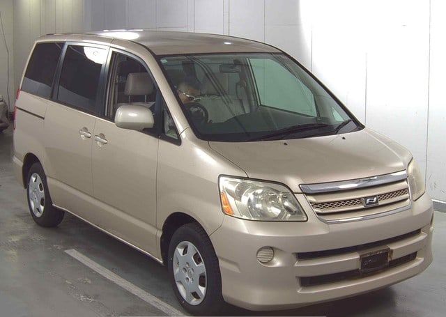 2004 TOYOTA NOAH X 20,520 km