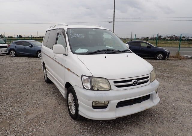 1999 TOYOTA TOWNACE NOAH ROAD TOURER 82,000 km