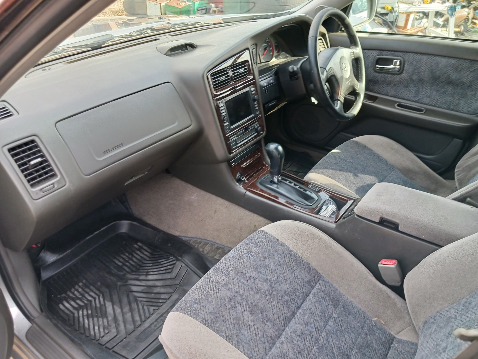 NISSAN STAGEA thumbnail 29