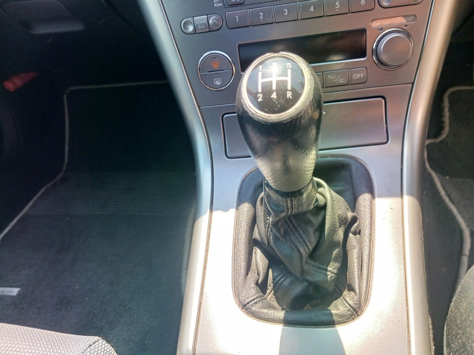 2004 SUBARU LEGACY B4