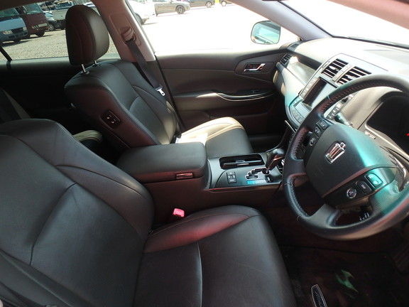 TOYOTA CROWN thumbnail 17