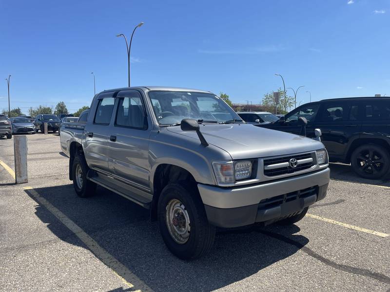 2002 TOYOTA HILUX