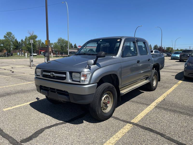 2002 TOYOTA HILUX