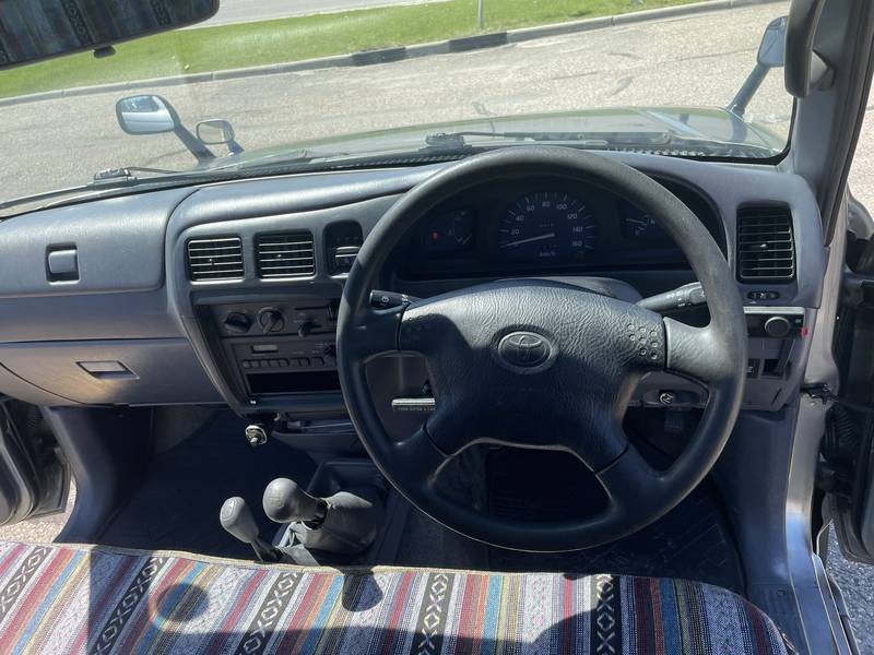 TOYOTA HILUX thumbnail 31